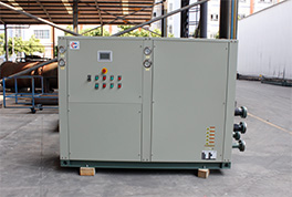 是不是渦旋式冷水機(jī)，看有沒有氣壓表就知道了